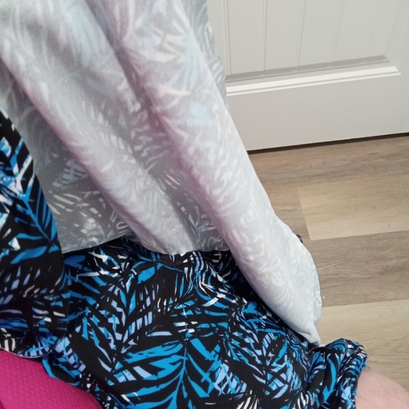 Swimsuits For All Plus Size 20 Blue and Black Tropical Leaf Ruffle Tankini Swim - Picture 6 of 9